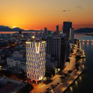 https://haian-riverfront-hotel-da-nang.hotelsofhoian.com